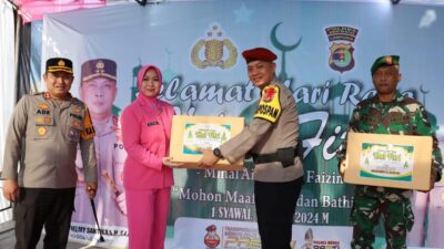 Ketua Bhayangkari Cabang Mesuji Kunjungi Petugas Piket Pos Pelayanan Mudik Lebaran Bagikan Ini