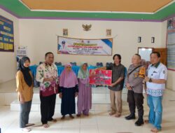 Kakam Banjar Agung Impin Somad Salurkan Bantuan Langsung Tunai Dana Desa (BLT-DD) Kepada 15 KPM