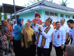 Pj Gubernur lampung meninjau penanggulangan stunting melalui peningkatan pelayanan posyandu