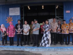 Pj Bupati Tuba Salurkan Bantuan CPP Kepada 30.883 KPM Sekabupaten Tulang Bawang