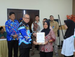 PJ Bupati Tuba Hadiri Acara Bimtek Sosialisasi Implementasi Perizinan Dan Pengawasan