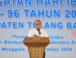 Pj Bupati Tuba Ferli Yuledi Hadiri Peringatan Hari Ibu Ke 96