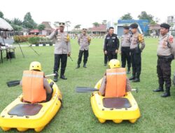 Kesiapan Hadapi Cuaca Ekstrem, Kapolres Tulang Bawang Cek Peralatan SAR