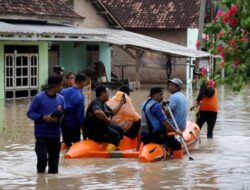 Pj. Bupati Pringsewu Bergerak Cepat Atasi Dampak Banjir