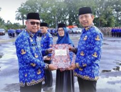 Pj Bupati Tuba Pimpin Upacara Dan Penyerahan Hasil Pemantauan, Evaluasi kinerja Penyelenggaraan Pelanyan Publik ( FEKPPP)