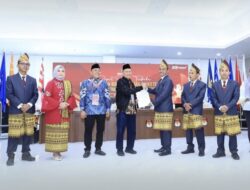 Pj Bupati Tuba Hadiri Rapat Pleno Penetapan Paslon Bupati Dan Wakil Bupati Terpilih