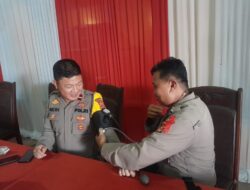 Dokkes Polres Tulang Bawang Cek Kesehatan dan Berikan Vitamin di Pos Pam Simpang Lapas Operasi Ketupat Krakatau 2025