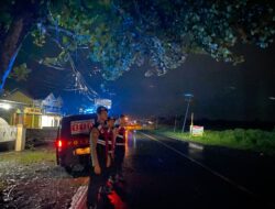 Cegah C3 dan Street Crime Malam Hari, Satuan Samapta Polres Tulang Bawang Gelar Patroli Kota Presisi di Wilayah Menggala