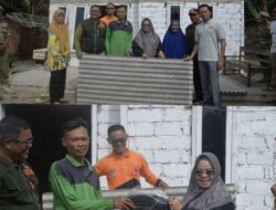 Bupati Mesuji Hj. Elfianah menyerahkan bantuan bencana angin kencang di Desa Sungai Badak, Kecamatan Mesuji, Jumat (13/06/2025).