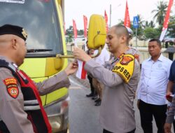 Polres Tulang Bawang Bagikan Ratusan Bendera Merah Putih Gratis Sambut HUT RI Ke-80