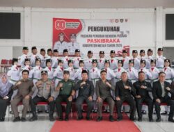 Wakil Bupati Mesuji, M. Yugi Wicaksono, Kukuhkan Pasukan Pengibar Bendera Pusaka Kabupaten Mesuji 2025