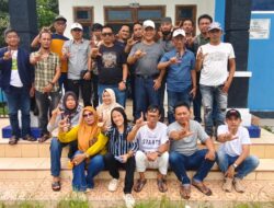 Demo: Kembalikan Anggaran Publikasi Kami dan Berhentikan Sekwan Lamteng