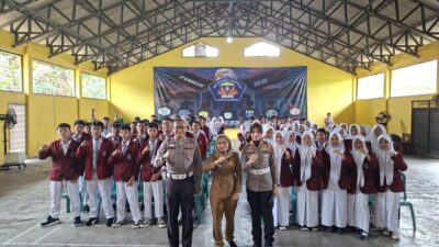 Apa Pesan Penting Yang Disampaikan Polisi Kepada Ratusan Siswa Ini?