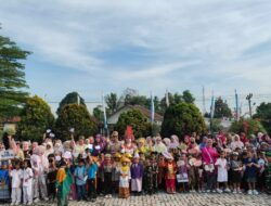 Bupati Way Kanan Lepas Karnaval Budaya Dalam Peringati Hari Kartini