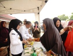 Bupati Way Kanan Ayu Asalasiiyah Membuka Kegiatan Gerakan Serentak Penetrasi Pasar