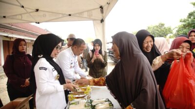 Bupati Way Kanan Ayu Asalasiiyah Membuka Kegiatan Gerakan Serentak Penetrasi Pasar