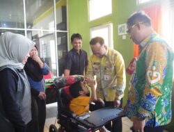 Pemkab Way Kanan Bersama Sentra Wyata Guna Kemensos Salurkan Bantuan Kepada Penyandang Disabilitas