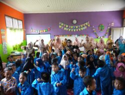 Bupati Way Kanan Tinjau Langsung Pelaksanaan Pembelajaran Kreatif Di Tk Negeri Pembina