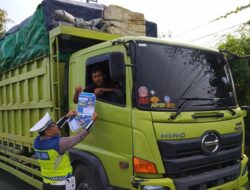 Siger Presisi Menggema di Jalintim, Satlantas Polres Tulang Bawang Ajak Warga Tertib Berlalu Lintas